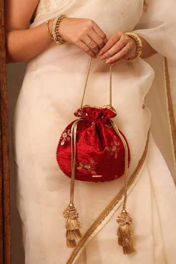 Amyra Ras Velvet Embroidered Potli