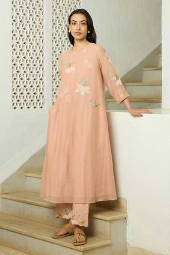 Vaayu Blossom Applique Work Kurta & Pant Set 