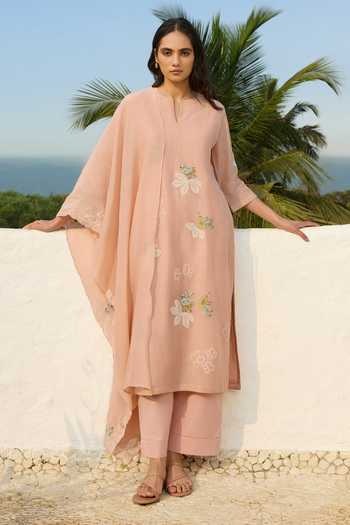 Vaayu Blossom Applique Work Kurta Set 