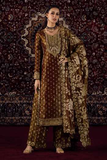 Lashkaraa Embroidered Kurta Set 