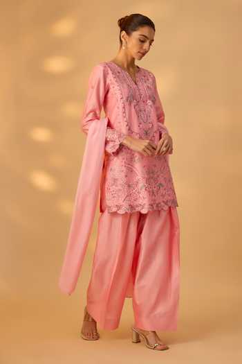 The Aarya Embroidered Handwoven Chanderi Kurta Set 