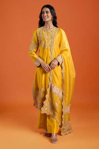 Anamika Khanna Embroidered Kurta Set 