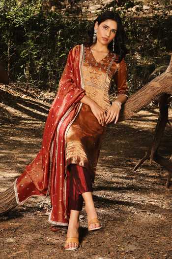House Of Ta-Ya Embroidered Kurta Set 