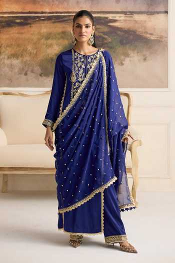 RINESSA Ecstasy Embroidered Slit Kurta Set 