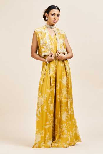 Issa Studio By Chetana & Swathi Dhara Printed Jumpsuit With Cape 
