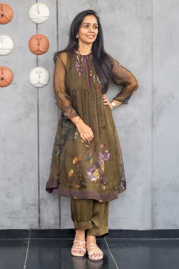 Issa Studio By Chetana & Swathi Luna Floral Print Pleated Kurta & Pant Set 