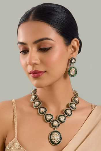 Auraa Trends Green Kundan Necklace Set