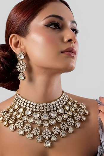 Auraa Trends Kundan Choker Necklace Set 