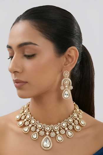 Auraa Trends White Kundan Choker Necklace Set 