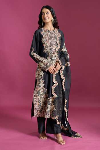 Anamika Khanna Floral Embroidered Kurta Set 