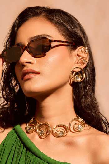Mnsh Wave Curve Stud Earrings 