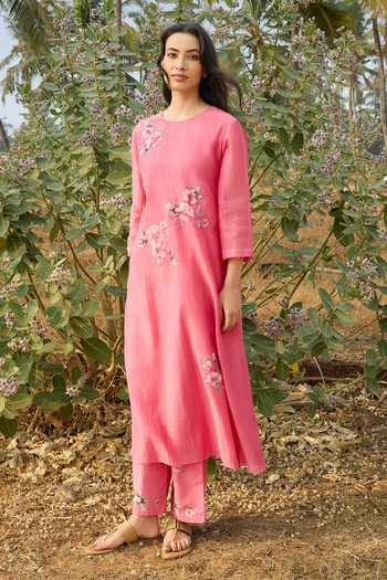 Vaayu Rose Applique Kurta & Pant Set 