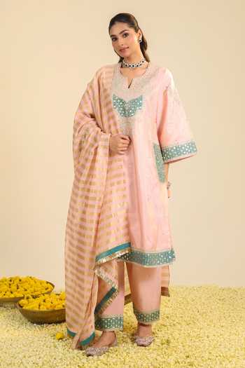 Roohbyridhimaa Pink Akshi Embroidered Kurta Set 