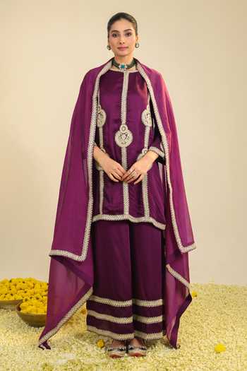 Roohbyridhimaa Zainaa Embroidered Kurta Set 