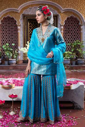 Tarrz Hand Embroidered Kurta Set 
