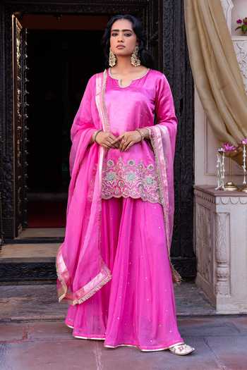 Tarrz Floral Hand Embroidered Kurta Set 