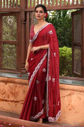 Devkalii Placement Embroidered Saree With Blouse 
