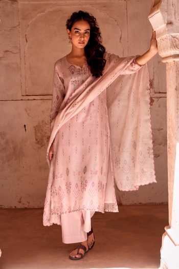 Karaj Jaipur Pink Embroidered Chanderi Kurta Set 