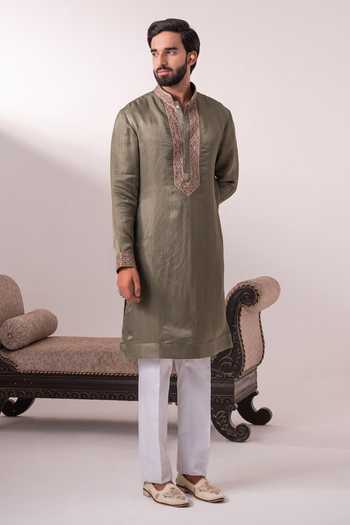 Char Chaand Zari Embroidered Kurta