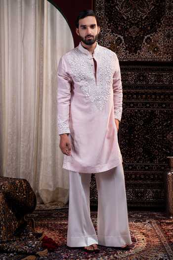 Char Chaand Riwaayat Embroidered Linen Kurta 
