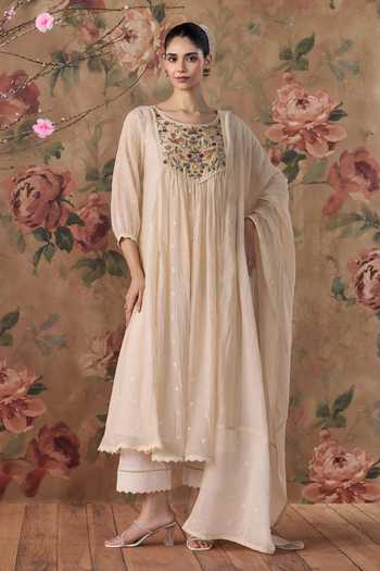 Kritika Dawar Phool Hand Embroidered Kurta Set 