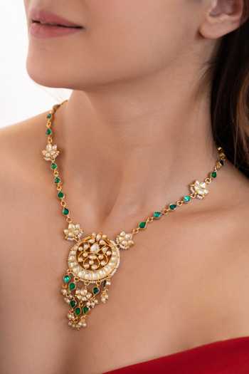 Do Taara Kundan Embellished Pendant Necklace