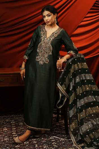 Nikunj By Niidhi Bajaj Reet Embroidered Silk Kurta Pant Set 