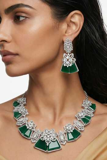 PRERTO Haniya Floral Necklace Set