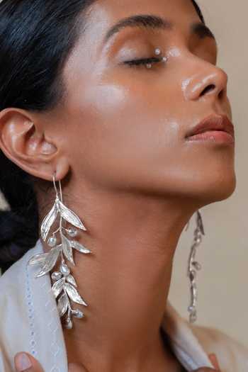 Dhwani Bansal Jewellery Isaro Sculptural Leaf Motif Earrings