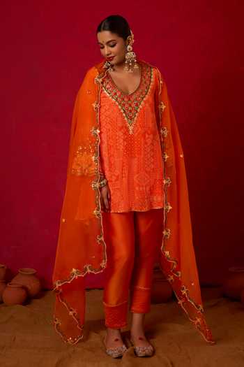 Nitara Dhanraj Label Embroidered Kurta Set 