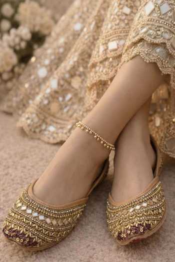 Sole Mates by Palak Meera Hand Embroidered Juttis 