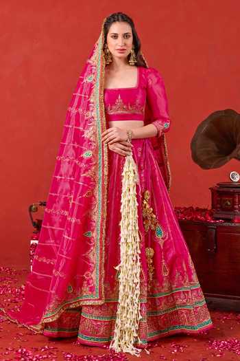 Taro Nayaab Embroidered Lehenga Set