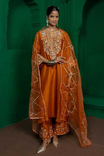 Charu Makkar Tanuja Embroidered Kurta Set 