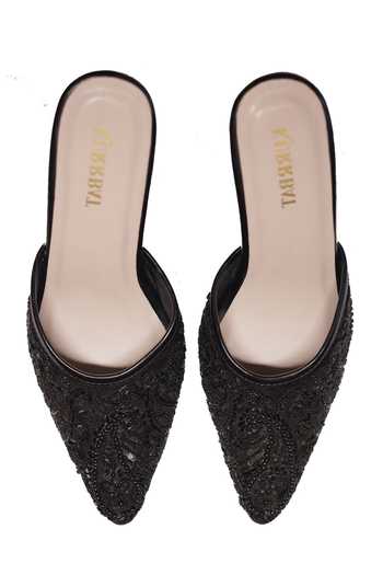 Kurrbat Juliet Bead Embroidered Juttis 