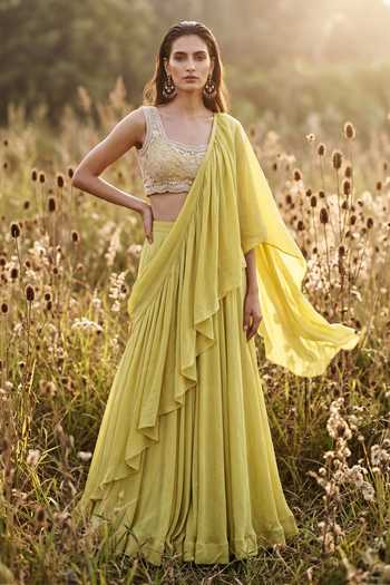 Basanti Kapde aur Koffee Ruffle Draped Chinon Saree With Blouse 