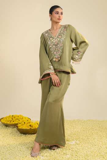 Roohbyridhimaa Gulrez Embroidered Kurta Pant Set
