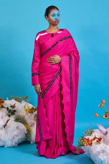 Saim Scalloped Saree With Blouse 