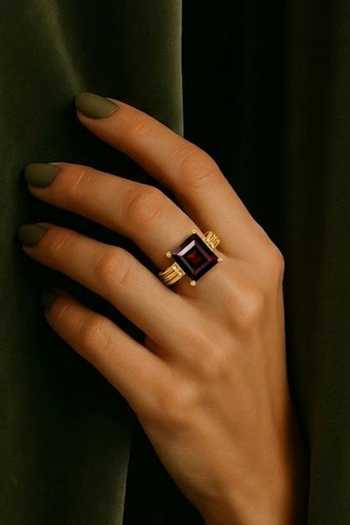 Arvino Stone Studded Ring