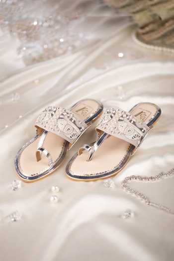 House of Vian Hasteen Embroidered Kolhapuris