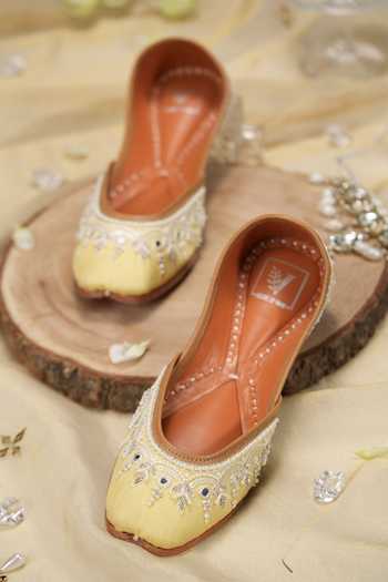 House Of Vian Afroz Embroidered Juttis
