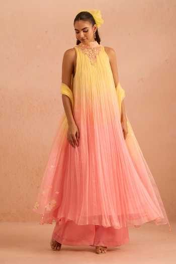 Tarini Vij Ziyat Ombre Pleated Kurta Set 