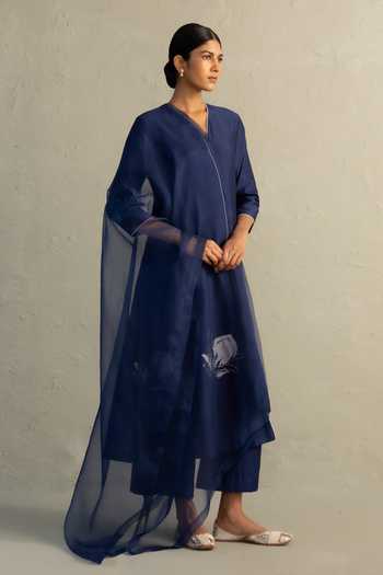 Charkhee Border Embroidered Kurta Set 