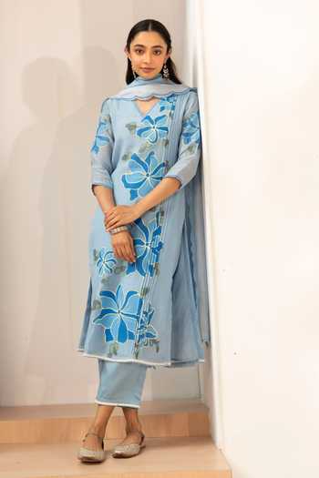 AM by Anita Mittal Zoya Floral Embroidered Kurta Set 