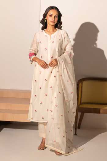 AM by Anita Mittal Zia Cross-Stitch Mul Chanderi Kurta Set 