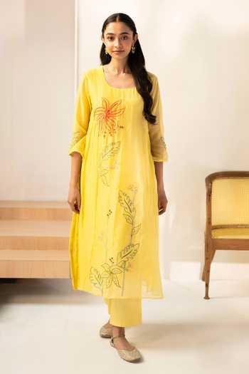 AM By Anita Mittal Zavi Mul Chanderi Tunic & Pant Set 