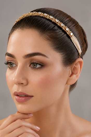 Zevar By Geeta Pearl String Embellished Mathapatti 