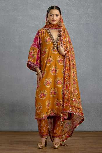 Torani Sunehri Virasa Patola Kurta Set 
