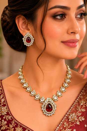 Vivinia By Vidhi Mehra Kundan Embellished Pendant Necklace Set