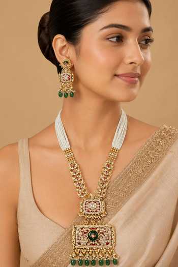 Vivinia By Vidhi Mehra Royal Emerald Embellished Necklace Set