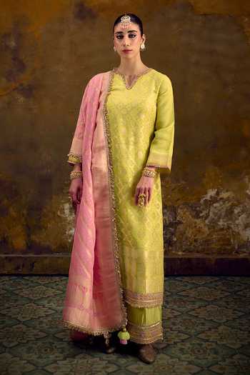 Muskann Kapadiaa Basant Banarasi Bandhani Woven Kurta Set 